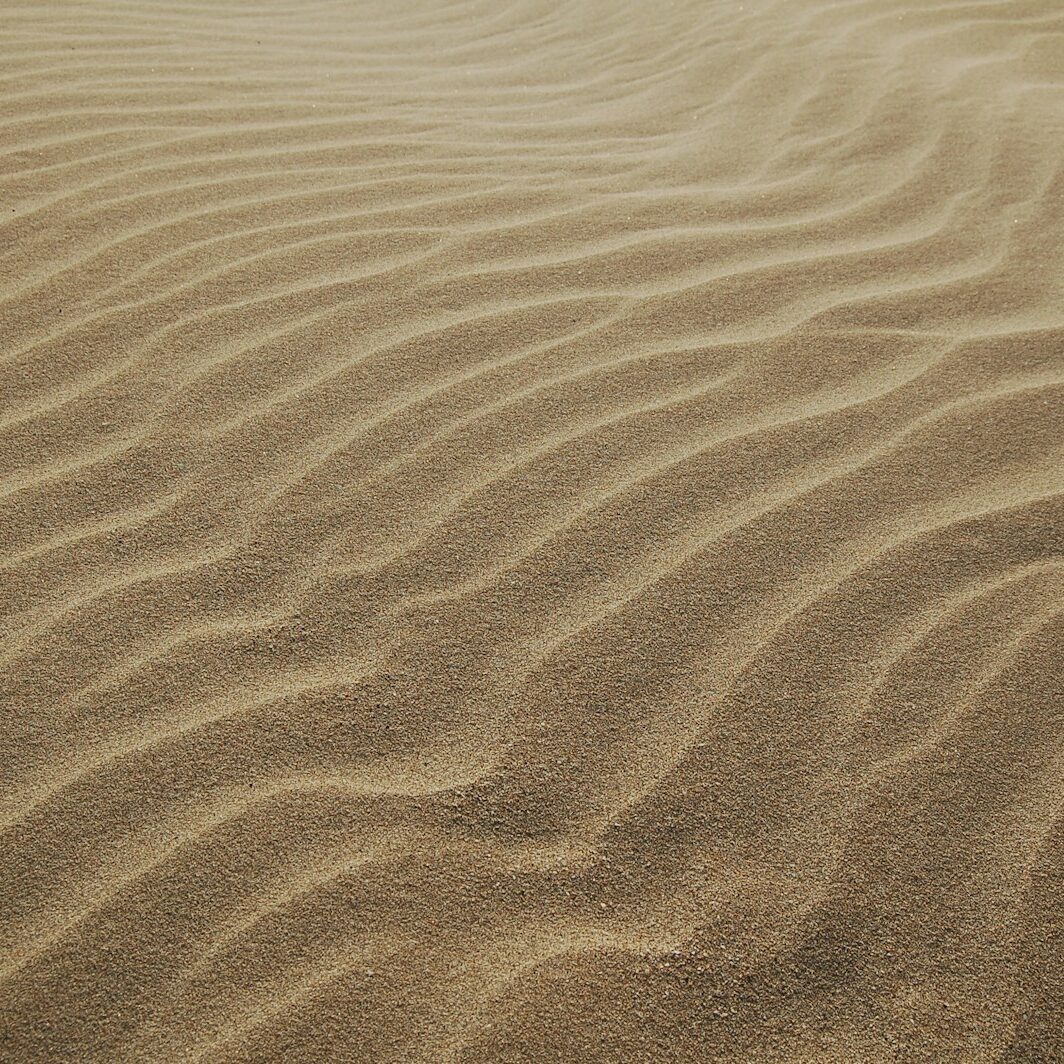 sand dunes during daytime